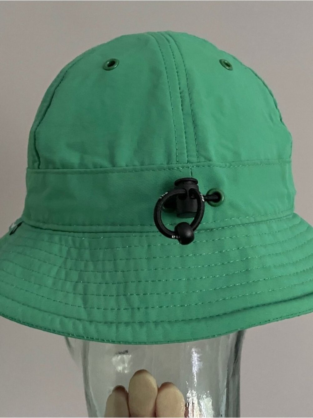 Aritzia TNA Green Gaffey Round Water Resistant Bucket Hat - XS/S, worn 1X! - Picture 6 of 9